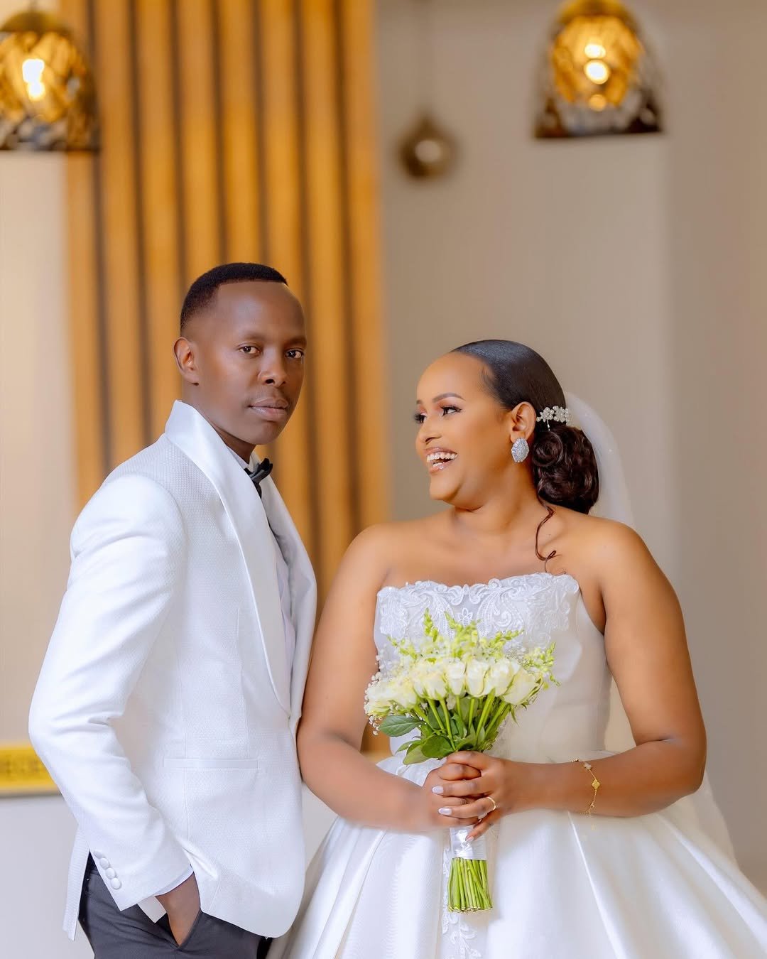 WHITE_MOMENT STUDIO11