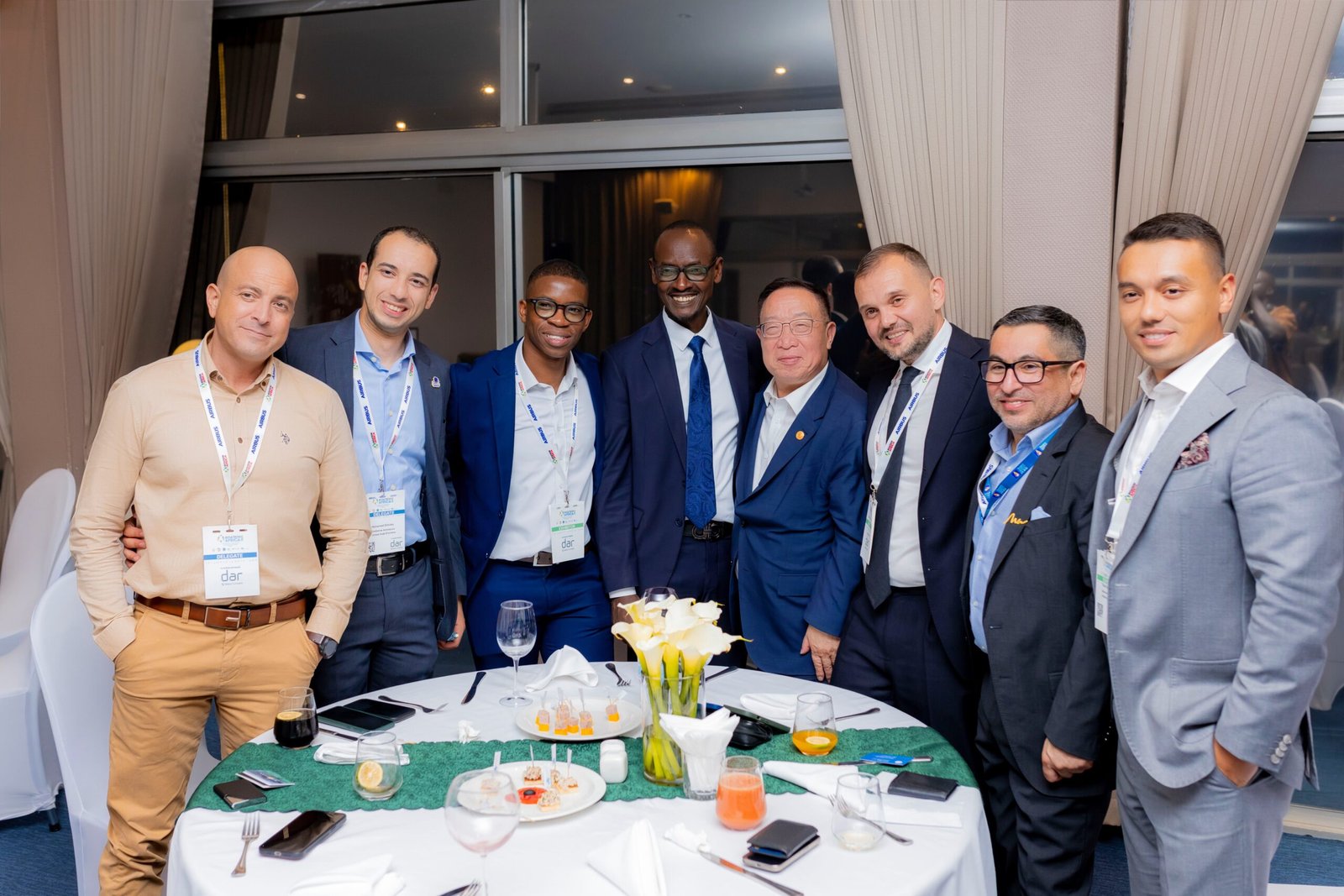 CORPORATE-MOMENT STUDIO(93)